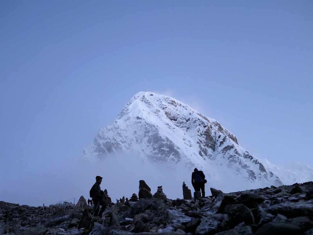 Sleeping Beauty: A Stunning Photo of Everest’s Majestic Face