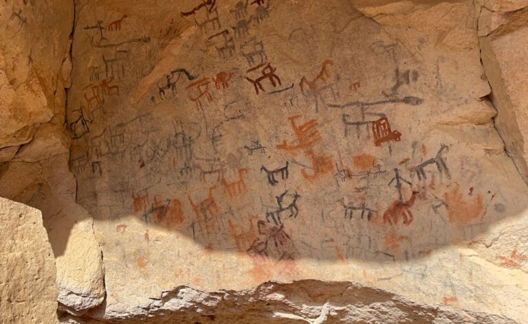 Photo Taino petroglyphs